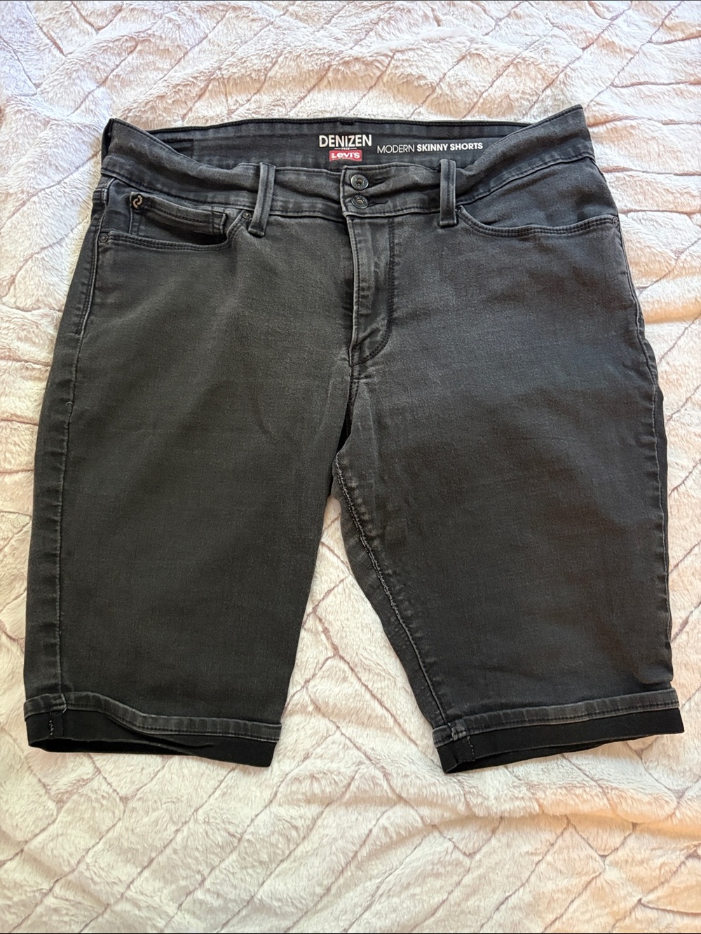 Denizen from Levi's Black Modern Skinny Jean Shorts